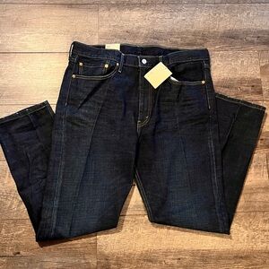 Levi’s 522 Jeans
NWT 🏷️!
Size :36X30
Color blue denim
Slim taper​